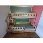 Hochwertiges Etagenbett mit Treppe und Spielplatte